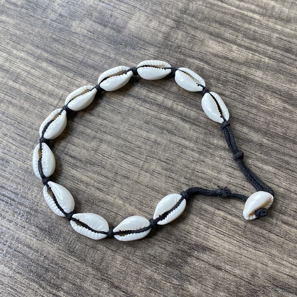 Sea shell bracelet - Picture 3 of 3